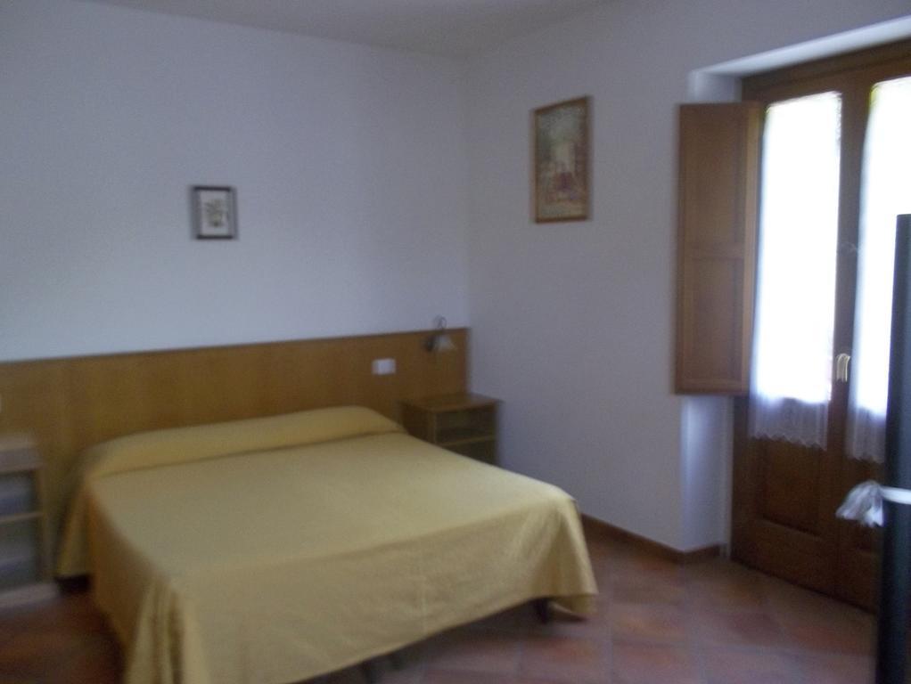 Le Antiche Torri Bed and Breakfast Pescasseroli Rum bild