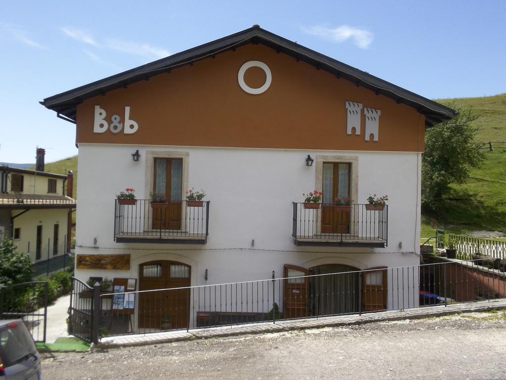 Le Antiche Torri Bed and Breakfast Pescasseroli Exteriör bild