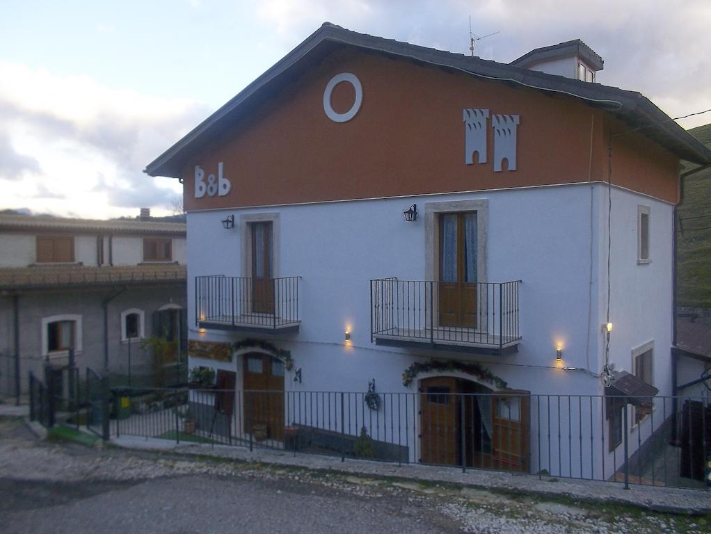 Le Antiche Torri Bed and Breakfast Pescasseroli Exteriör bild