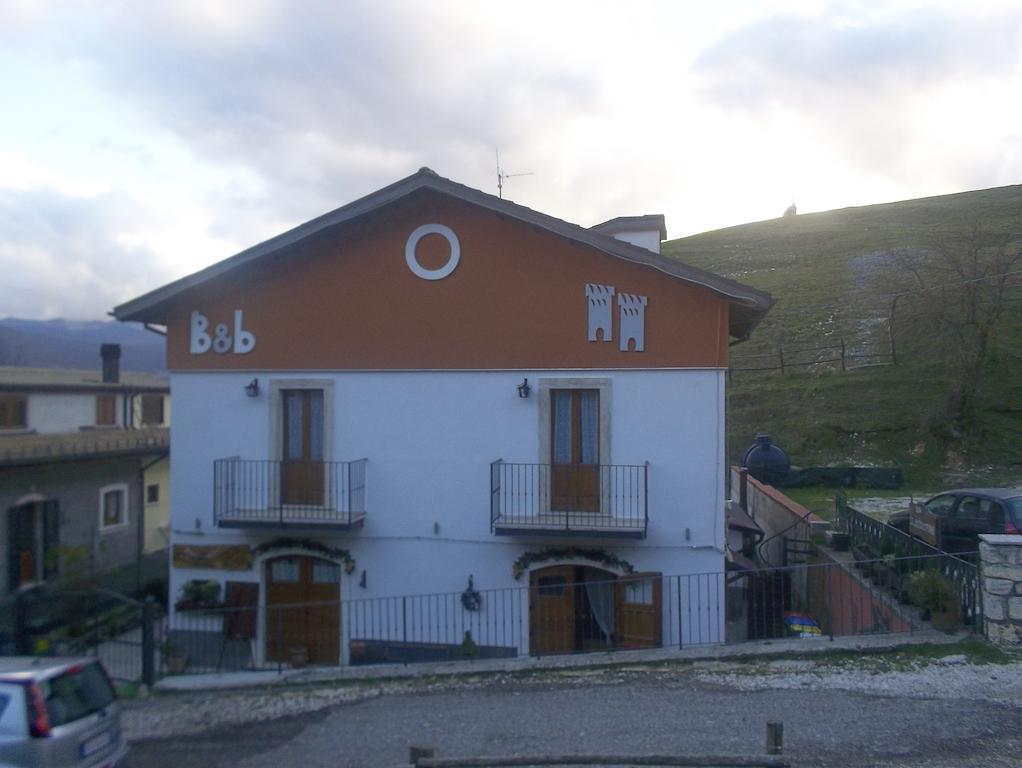 Le Antiche Torri Bed and Breakfast Pescasseroli Exteriör bild